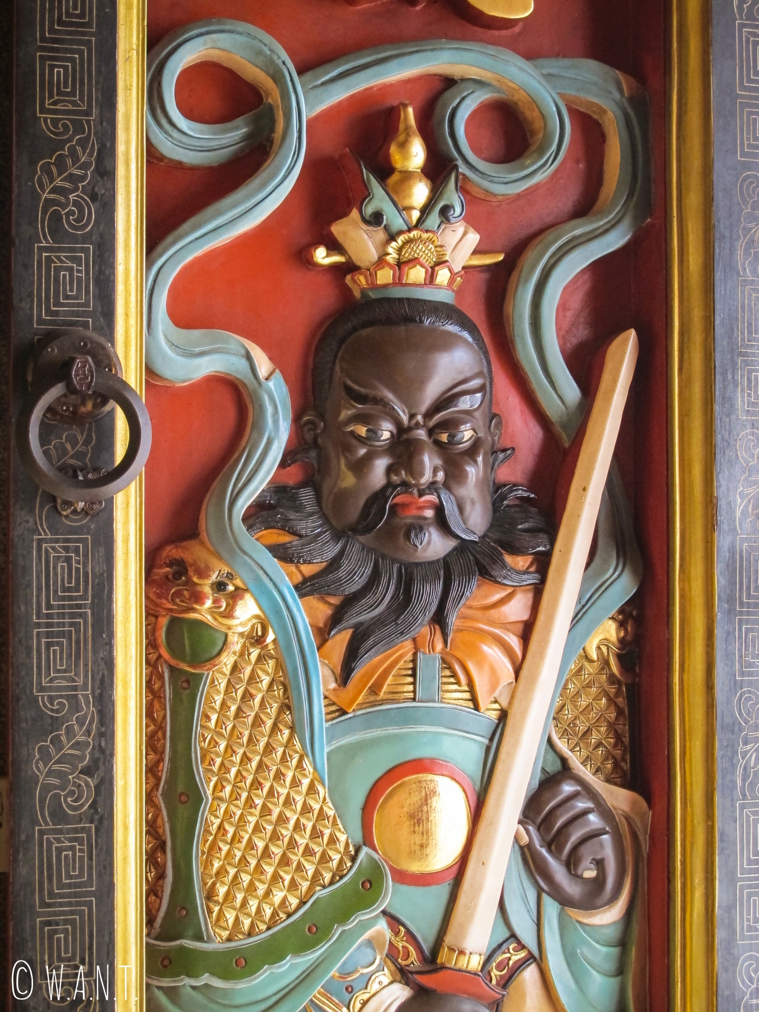 Sculpture de la porte du Hong San Si Temple de Kuching