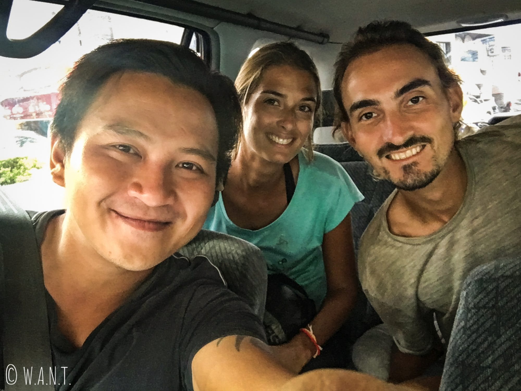 Selfie avec Jordan, notre chauffeur improvisé au retour du Semenggoh Nature Reserve