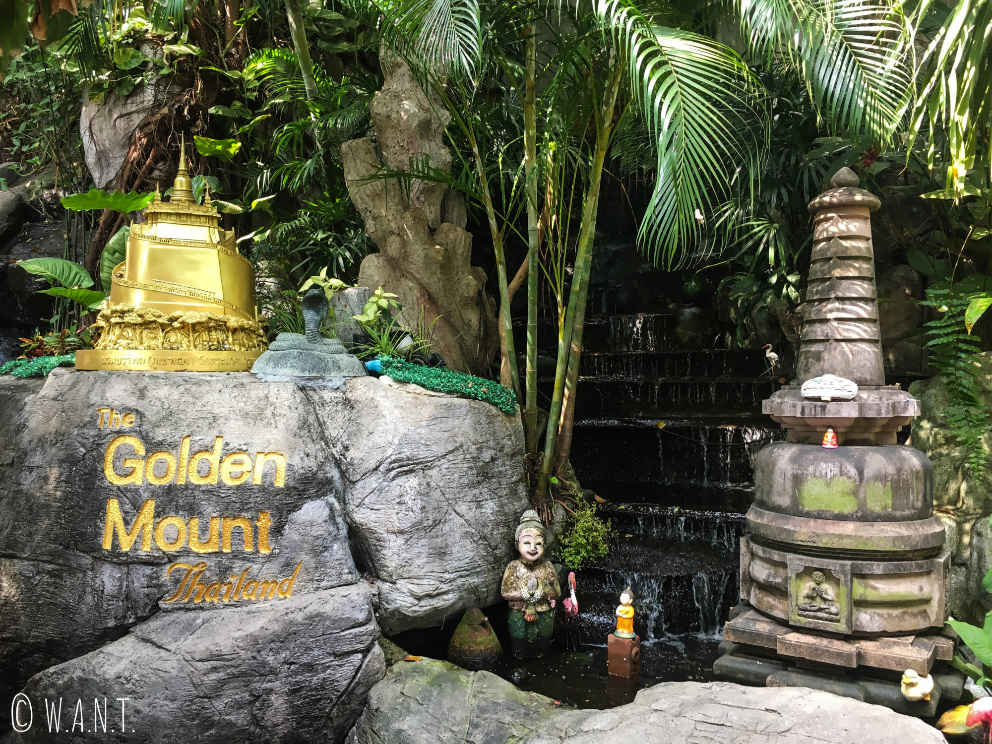 Superbe jardin du Golden Mount de Bangkok