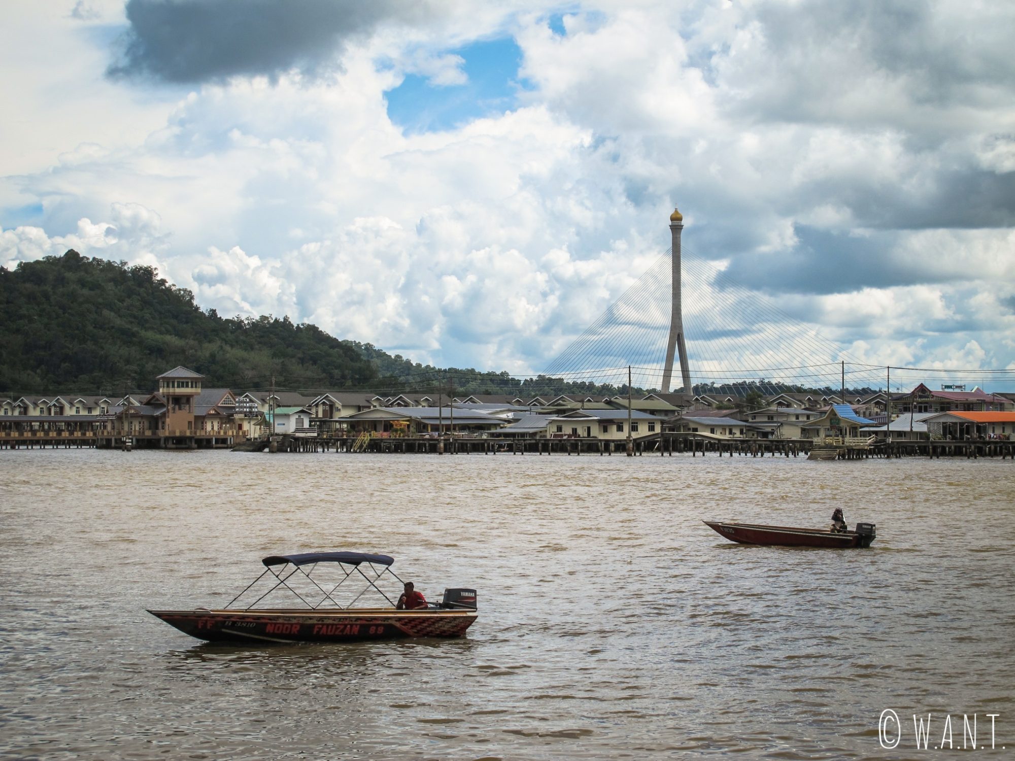 Vue sur le village flottant de Kampong Ayer à Bandar Seri Begawan