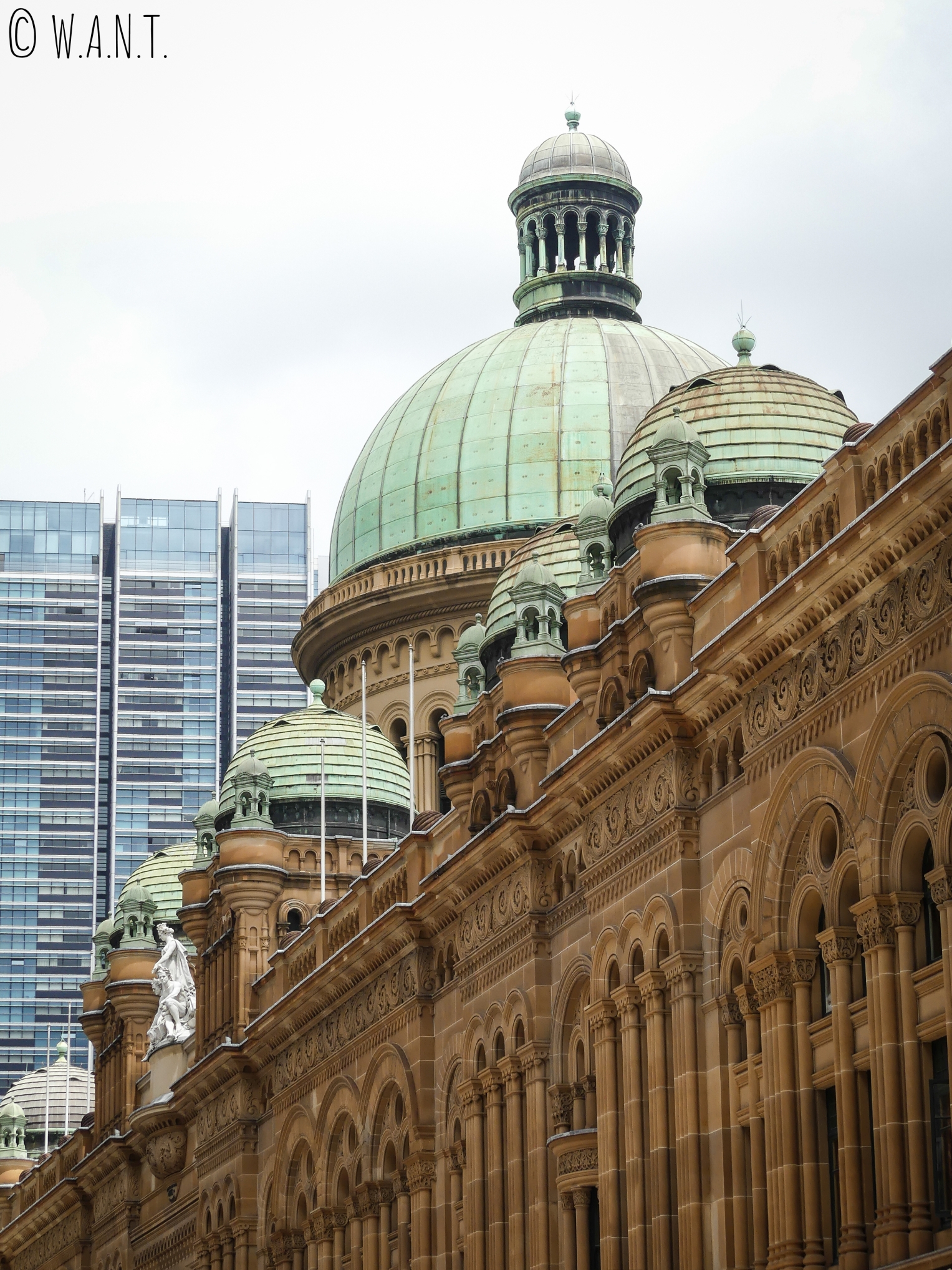 Coupoles extérieures du Queen Victoria Building à Sydney
