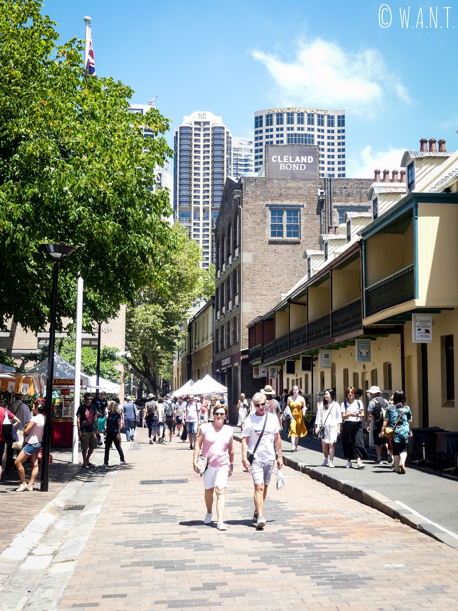 Rue piétonne du quartier historique de The Rocks à Sydney