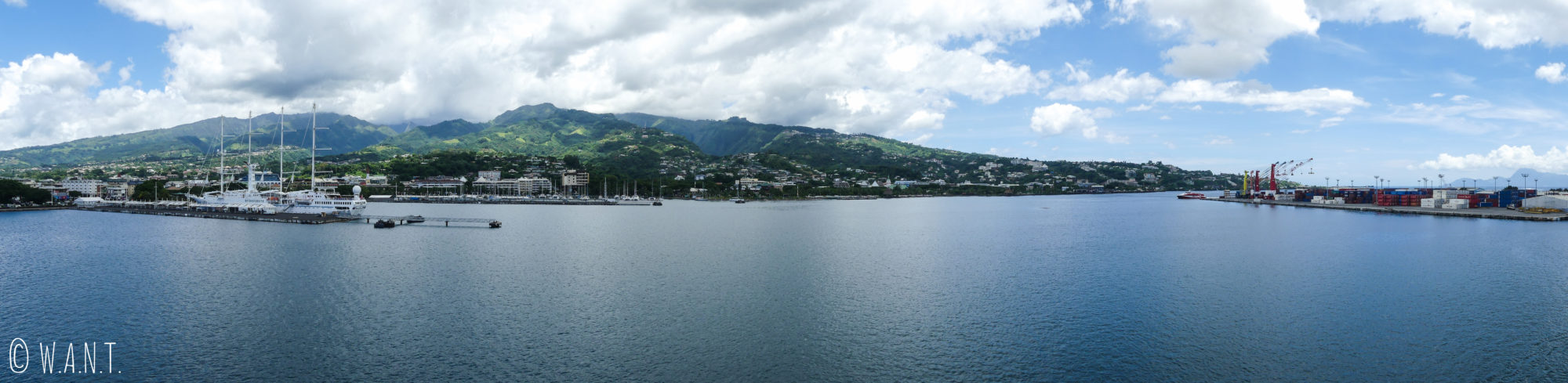 Panorama du port de Papeete