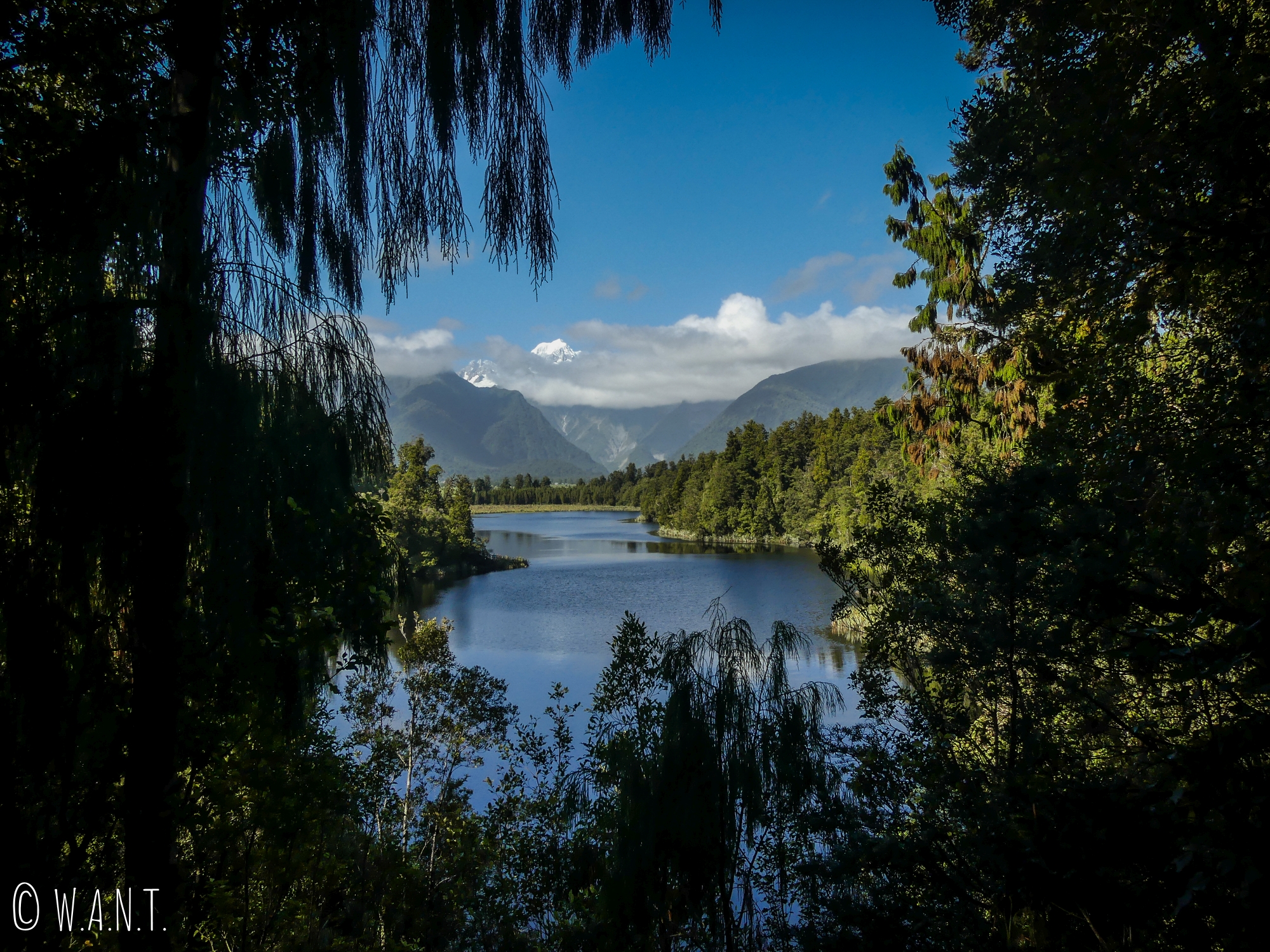 Le mont Tasman s'est découvert lors de notre randonnée au lac Matheson en Nouvelle-Zélande