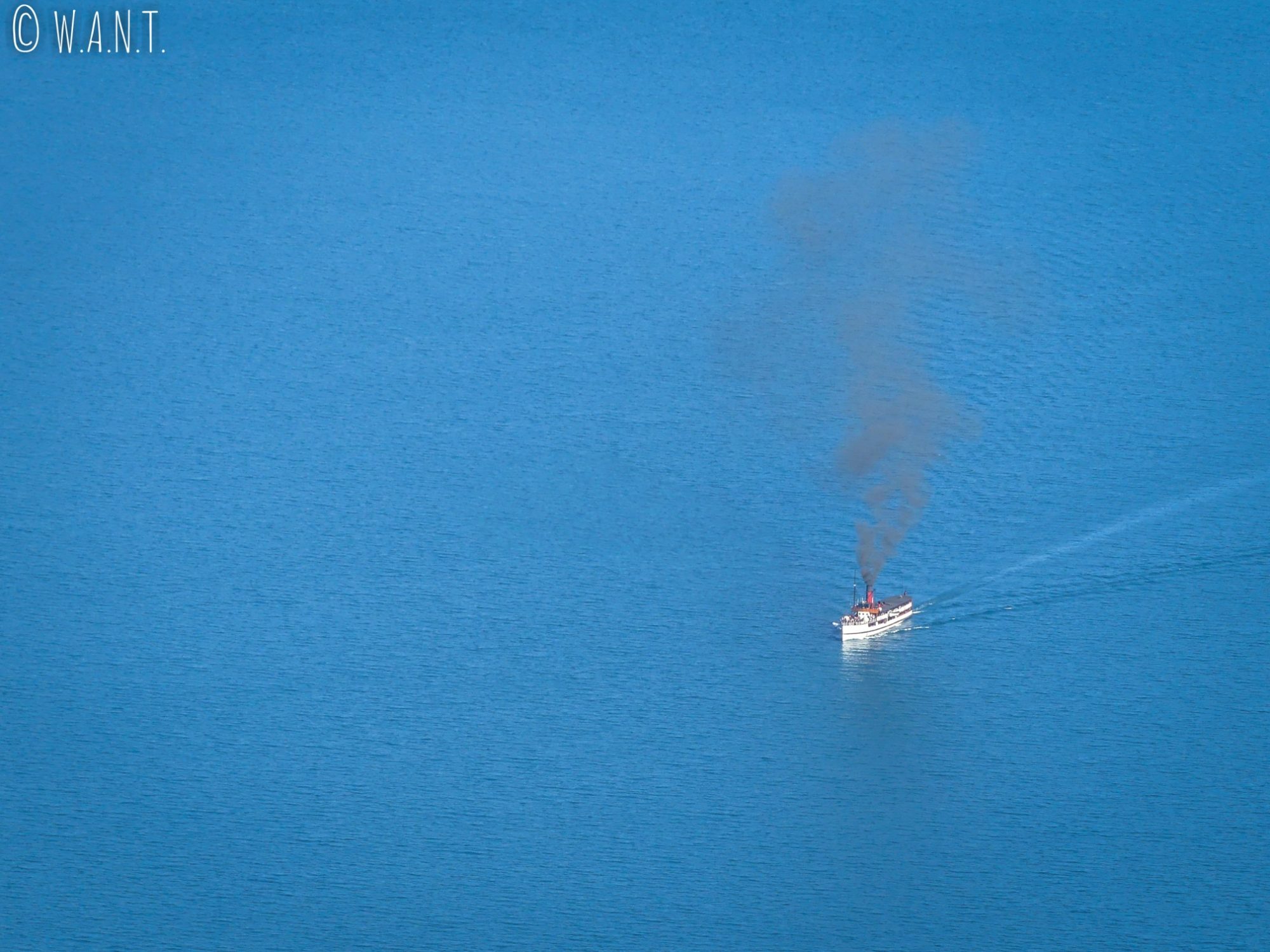 Bateau à vapeur sur le lac Wakatipu à Queenstown en Nouvelle-Zélande