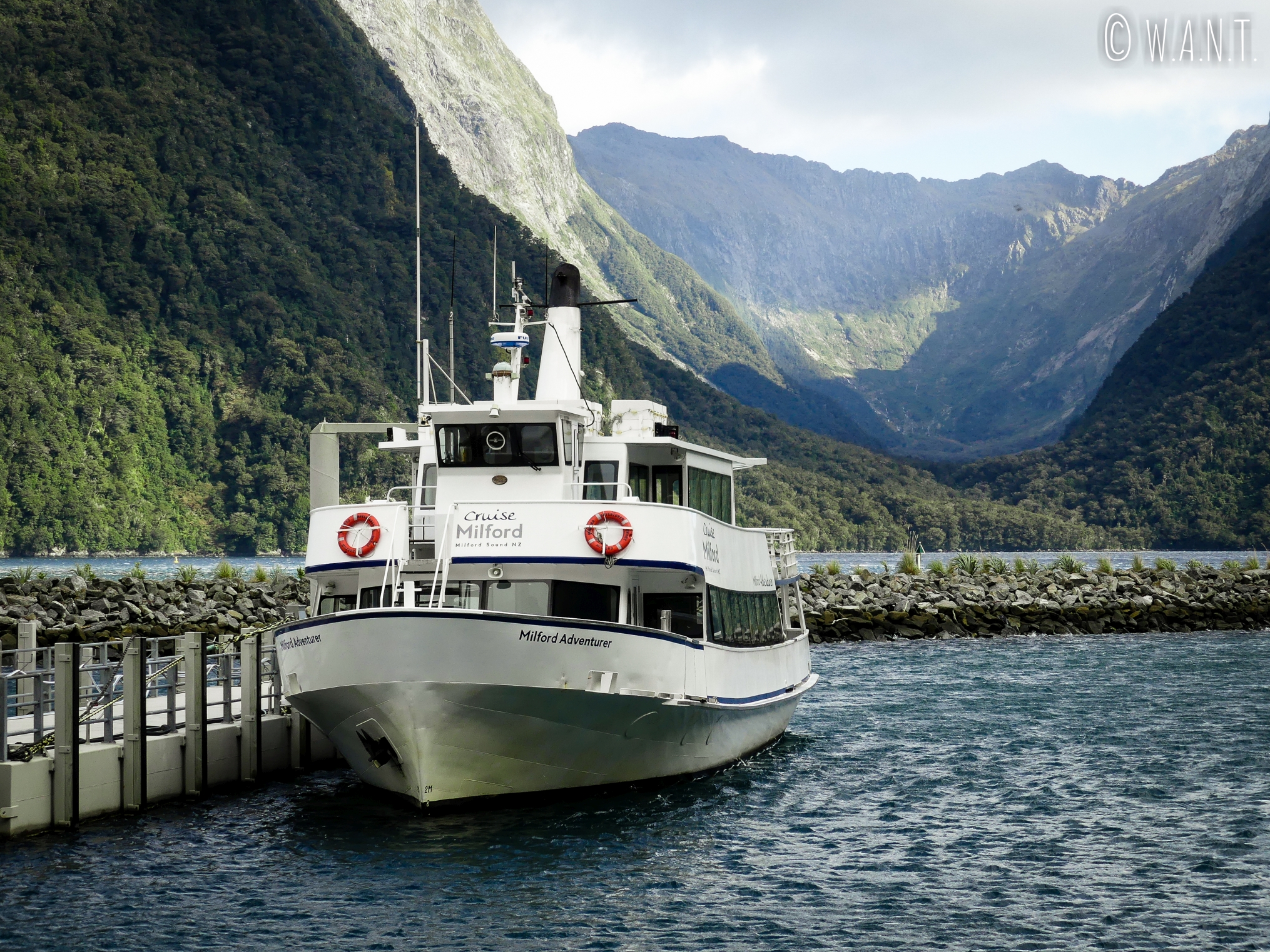 Bateau de la compagnie Cruise Milford Sound NZ