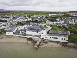 🇫🇷 Bowmore, la plus ancienne distillerie sur Islay : une visite à ne pas manquer 🏴󠁧󠁢󠁳󠁣󠁴󠁿 Bowmore, the oldest distillery on Islay: a visit not to be missed
